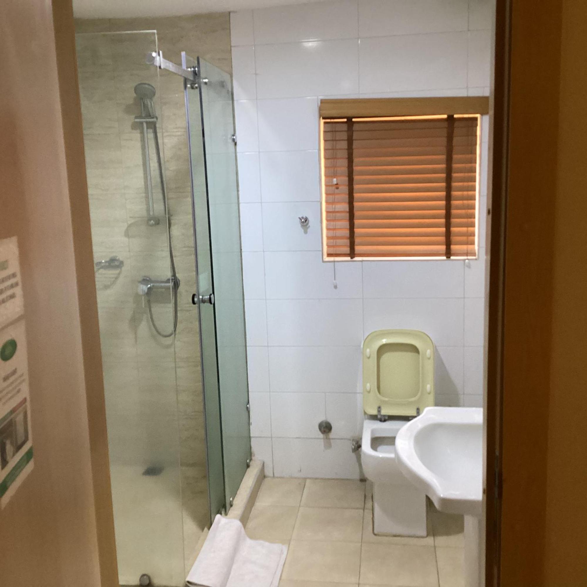 Adis Hotels Ibadan Ngoại thất bức ảnh