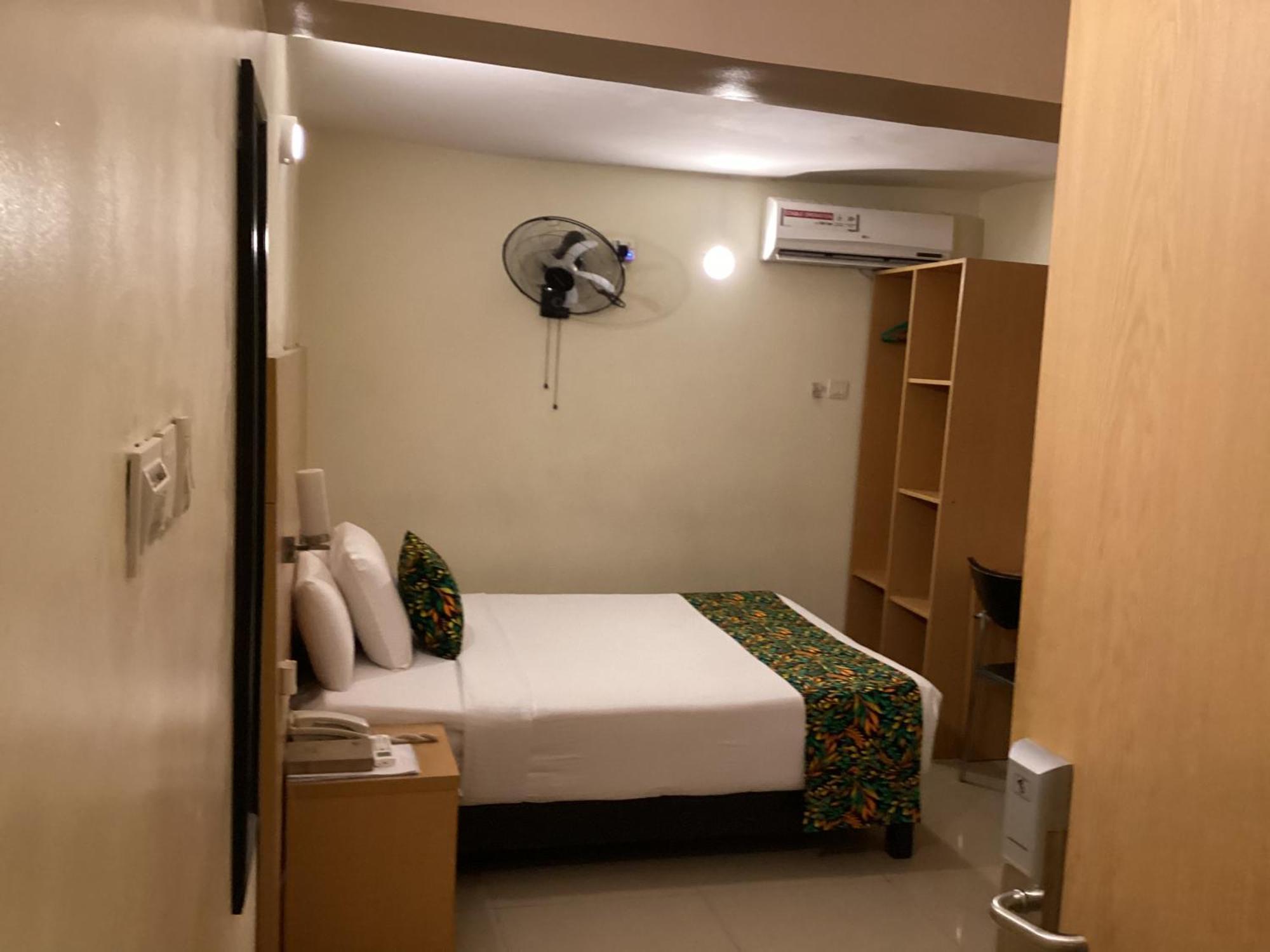 Adis Hotels Ibadan Ngoại thất bức ảnh
